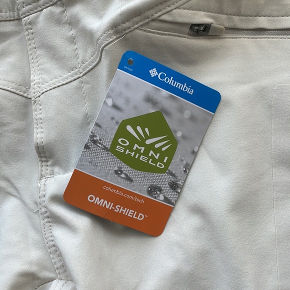 Columbia Straight Leg Hiking Pants in Cream NWT - Picture 3 of 5